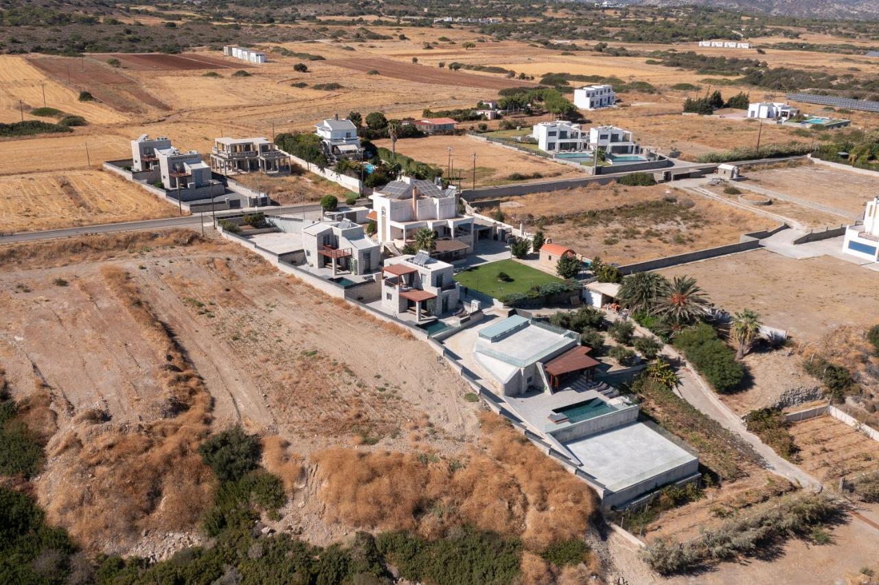 Southrock Villas Lakhania Eksteriør bilde